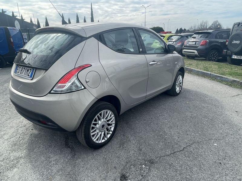 Lancia Ypsilon Ypsilon 0.9 Twinair 85 CV 5 porte Metano Ecochic Silver