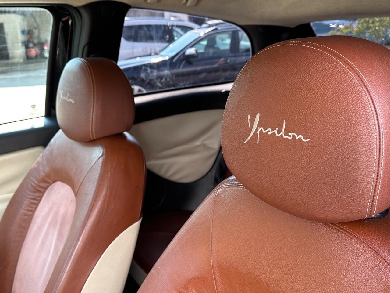 Lancia Ypsilon 1.3 MJT 90 CV Oro