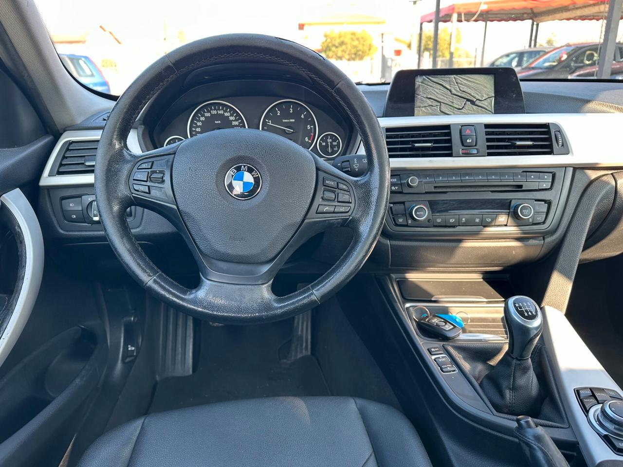 BMW 320 D*BERLINA*LUXURY*NAVI*PELLE*PDC*BLUETOOTH*