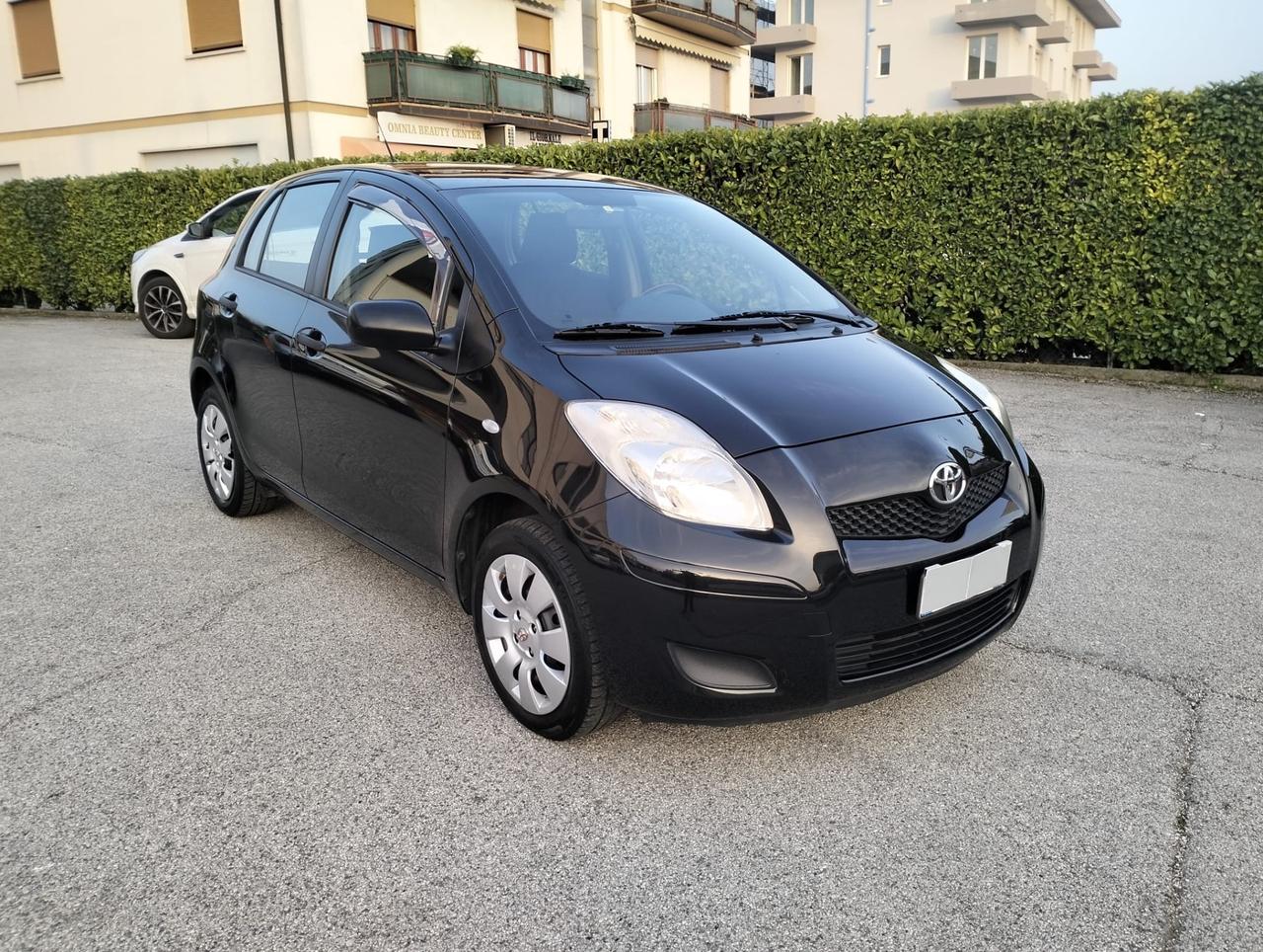 Toyota Yaris 1.0 5 porte Sol