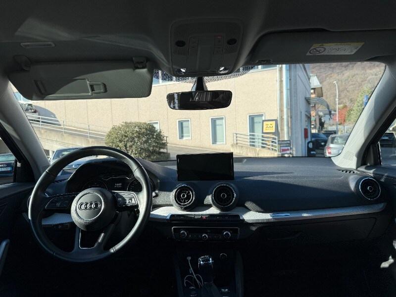 AUDI Q2 Q2 30 TDI Identity Black