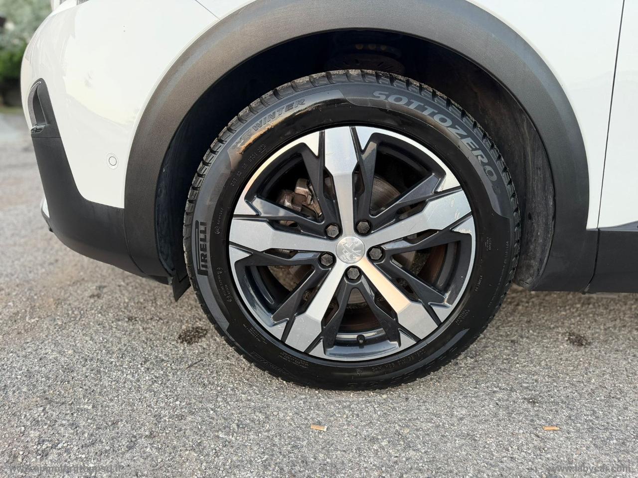 PEUGEOT 3008 BlueHDi 130 S&S EAT8 Allure