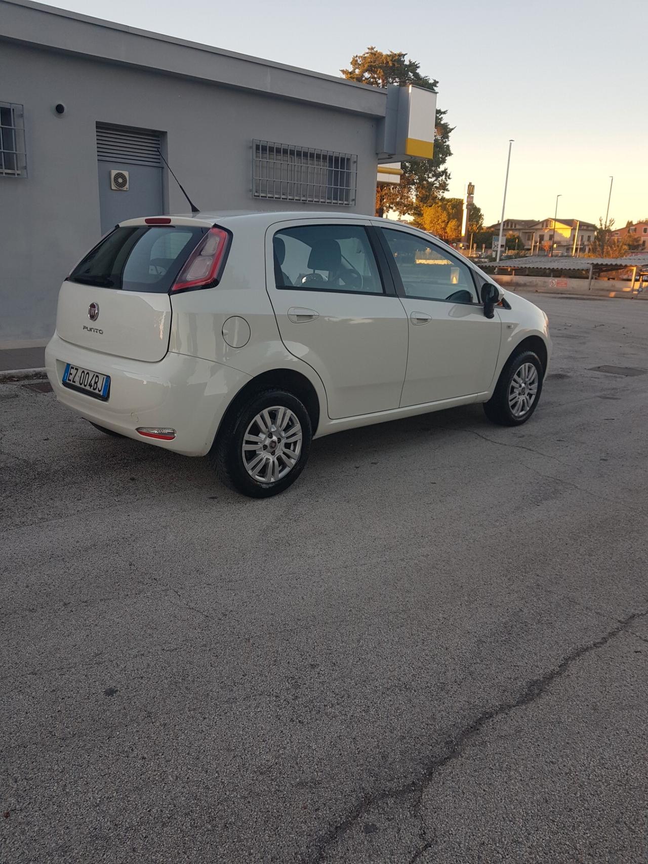 Fiat Punto 1.4 8V 5 porte Natural Power 2015