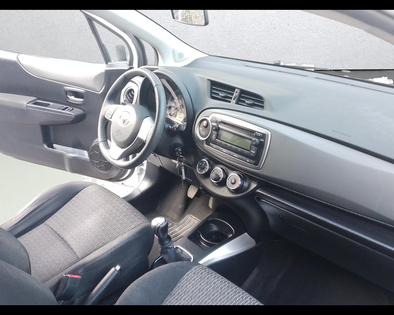 TOYOTA Yaris 3ª serie - Yaris 1.0 3 porte Active