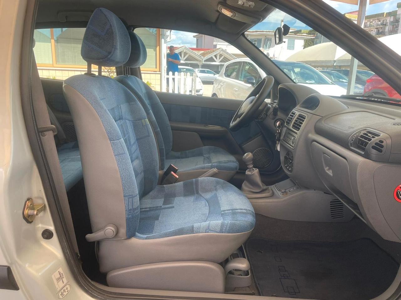 Renault Clio 1.2 cat 3 porte