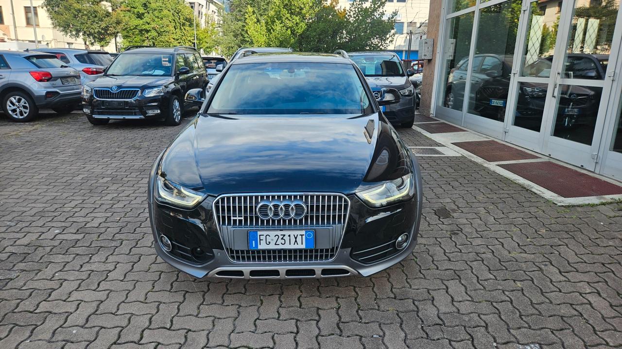 Audi A4 allroad 2.0 tdi Advanced 190c s-tronic NAVY-SED.RISC.PELLE