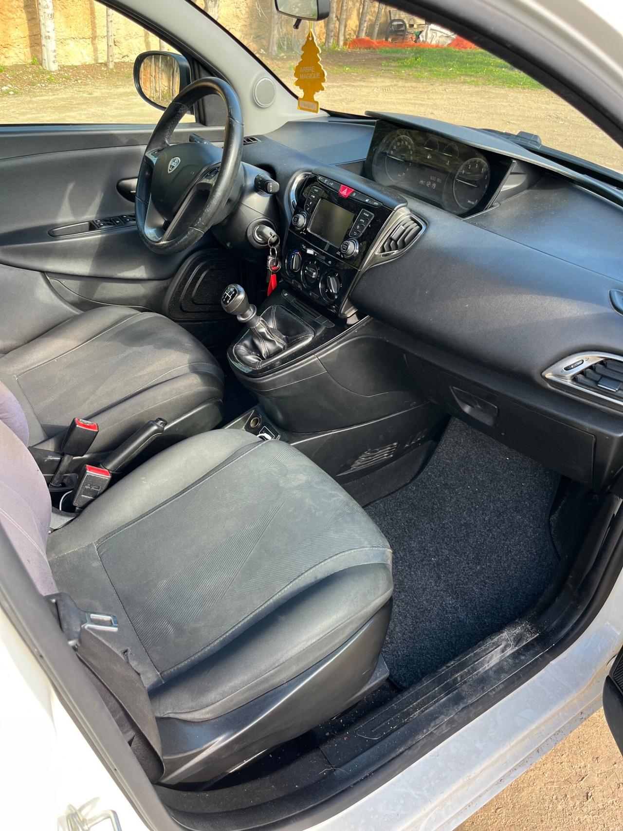Lancia Ypsilon 1.2 Platinum 2018 UNI-PRO