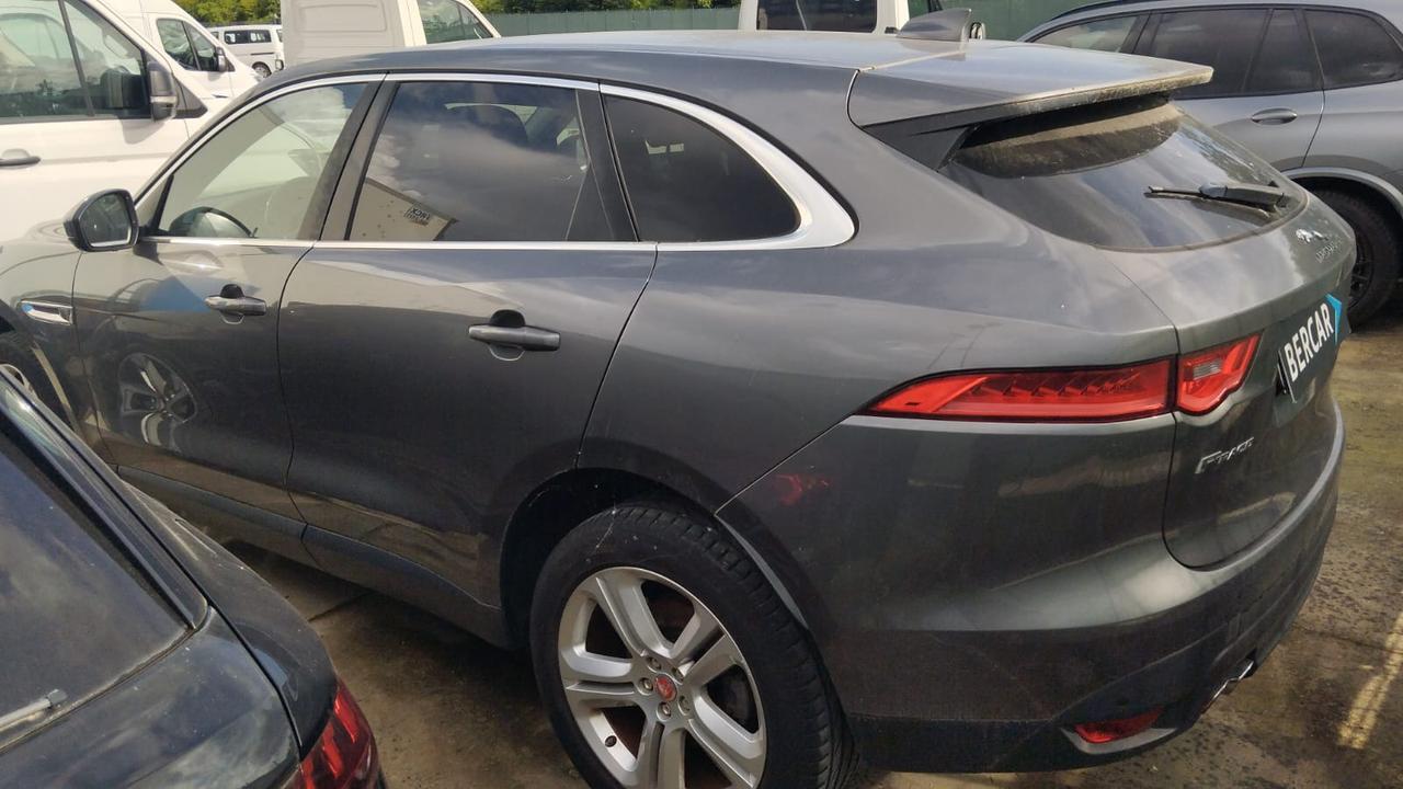 Jaguar F-Pace 2.0d i4 Prestige awd 180cv auto my18