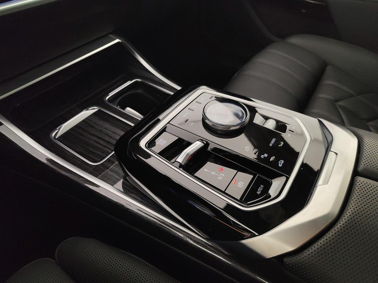 BMW 740d mhev xdrive MSport Pro auto