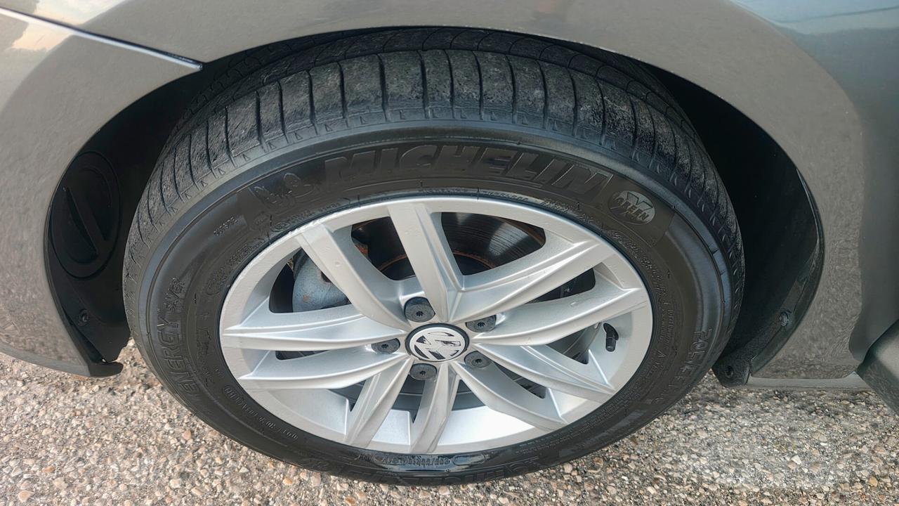 Volkswagen Golf 1.5 TGI DSG 5p. Trendline BlueMotion Technology