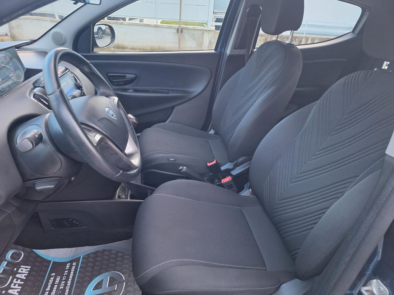 Lancia Ypsilon 1.0 FireFly 5 porte Hybrid Gold Nav