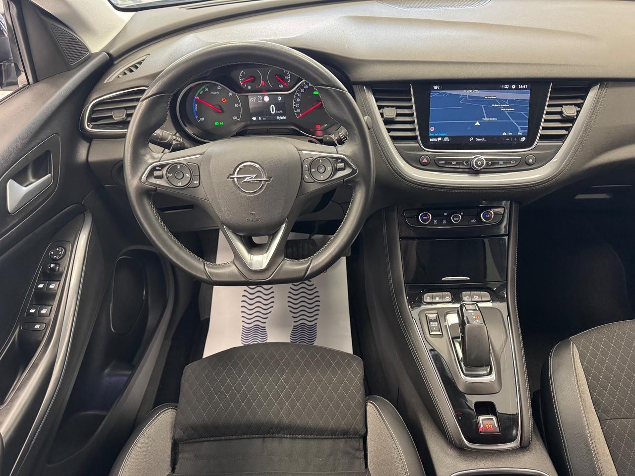 Opel X GRANDLAND 1.6 HYBRID4 PLUG-IN