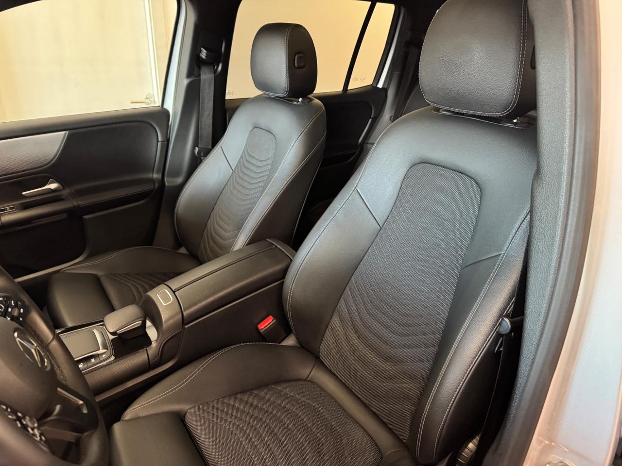 MERCEDES-BENZ GLB 200 d AUT. 4MATIC SPORT / 7 POSTI