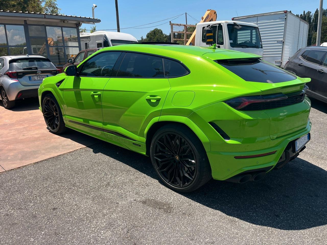 Lamborghini USUS SE 799 cv
