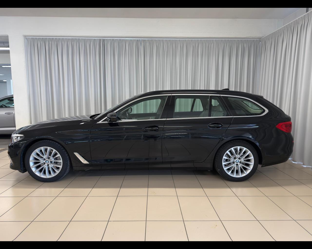 BMW Serie 5(G30/31/F90) - 518d Touring Luxury