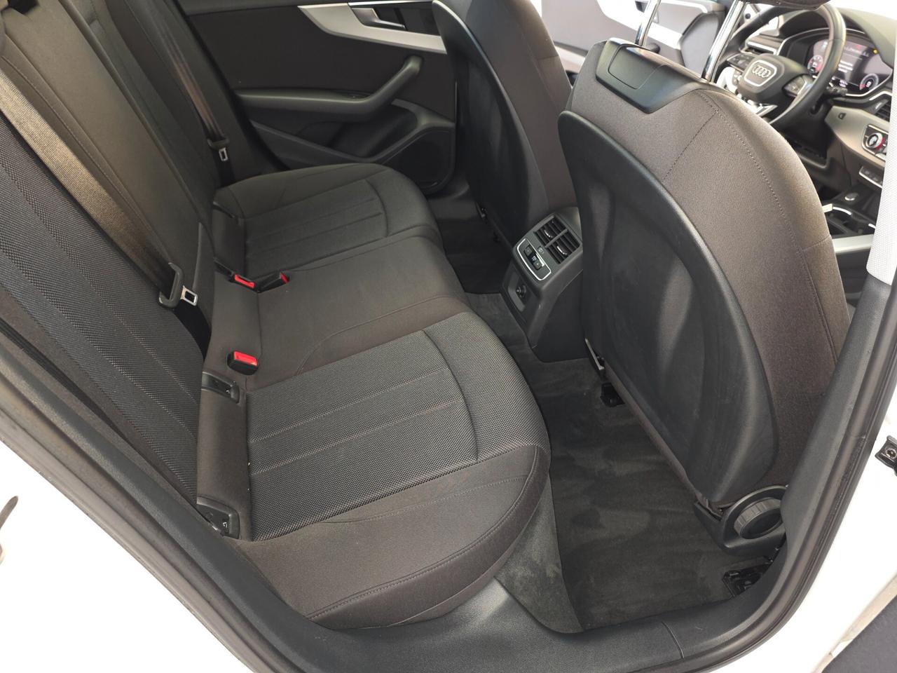 Audi A4 Avant 35 TDI/163 CV S tronic Business Advanced