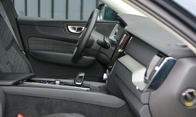 Volvo XC60 2.0 b4(d) Core AWD auto MHEV * TRAZIONE AWD *