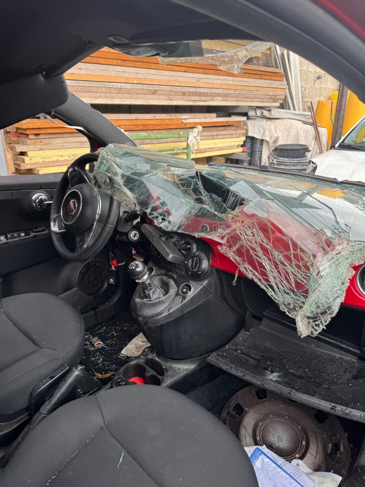 Fiat 500 1.0 Hybrid sinistrata incidentata 2023