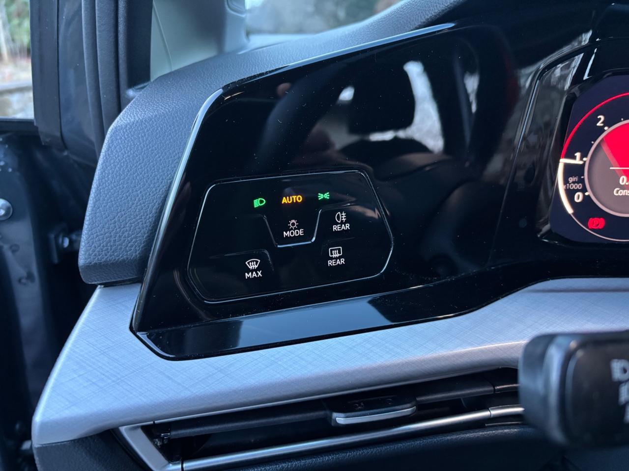 Volkswagen Golf 2.0 TDI 115 CV SCR Life - 09/2022