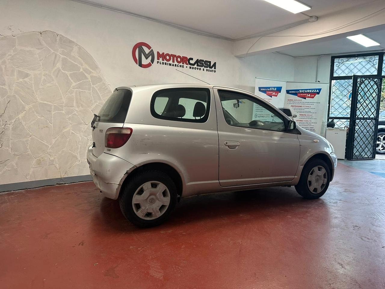 Toyota Yaris 1.0i 16V cat 3 porte Sol