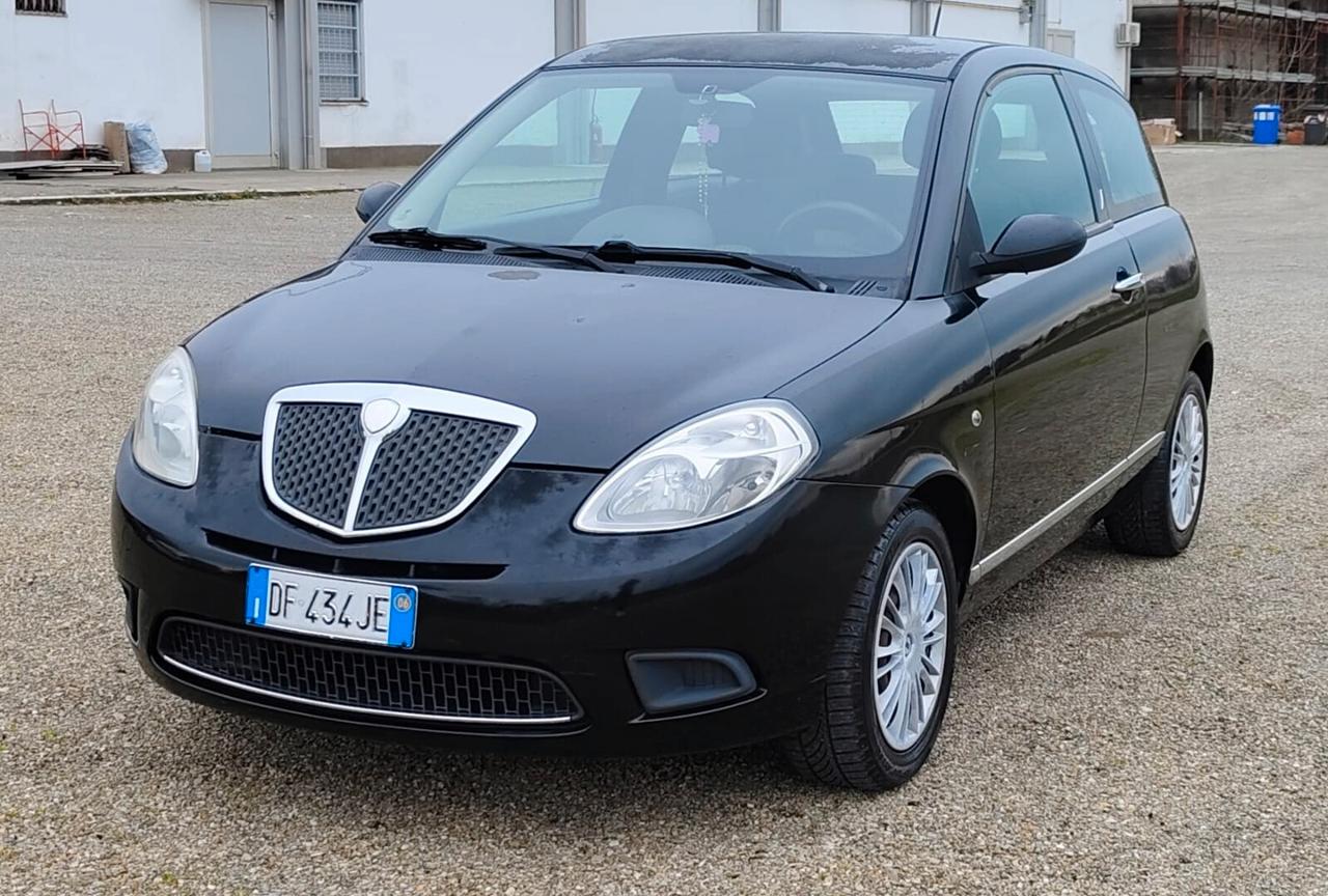 Lancia Ypsilon 1.2 Argento