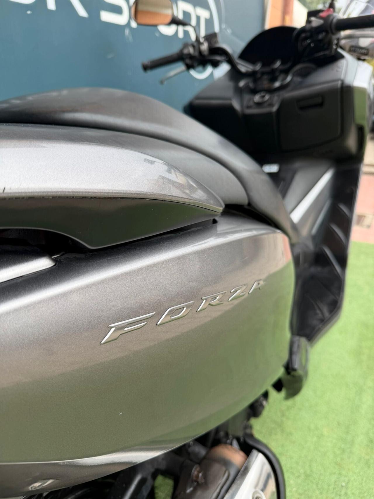 Honda Forza 300 ABS garanzia permute finanziamento