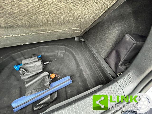 VOLKSWAGEN Golf 8 LIFE
