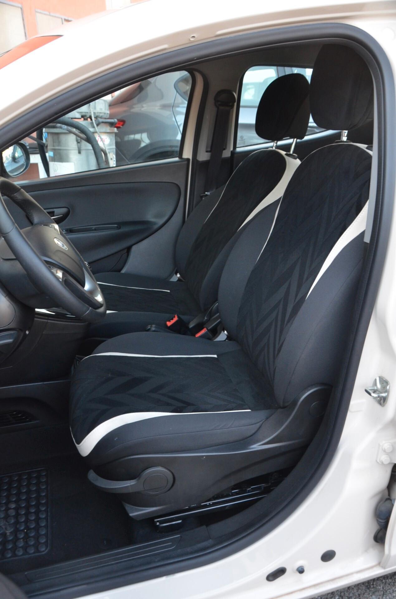 Lancia Ypsilon 1.2 69 CV 5 porte Gold