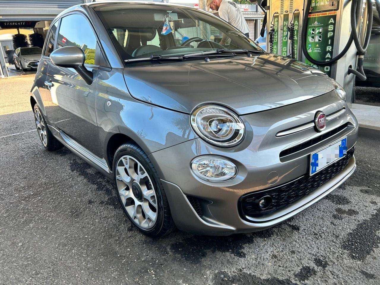 Fiat 500 1.0 Hybrid Rockstar