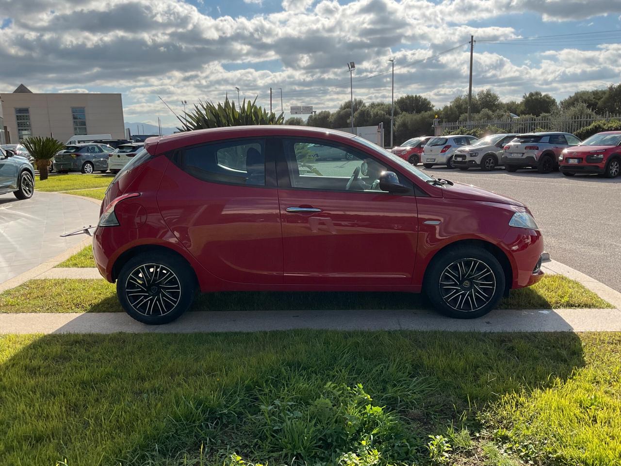 Lancia Ypsilon 1.2 69 CV 5 porte S&S Platinum