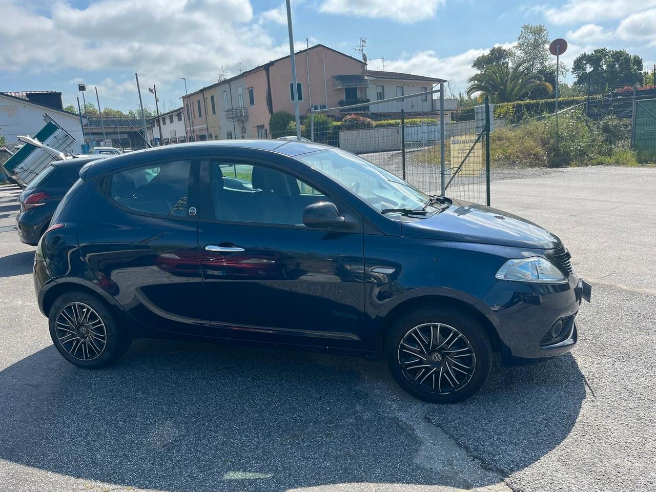 Lancia Ypsilon 1.2 69 CV 5 porte GPL Ecochic Elefantino Blu