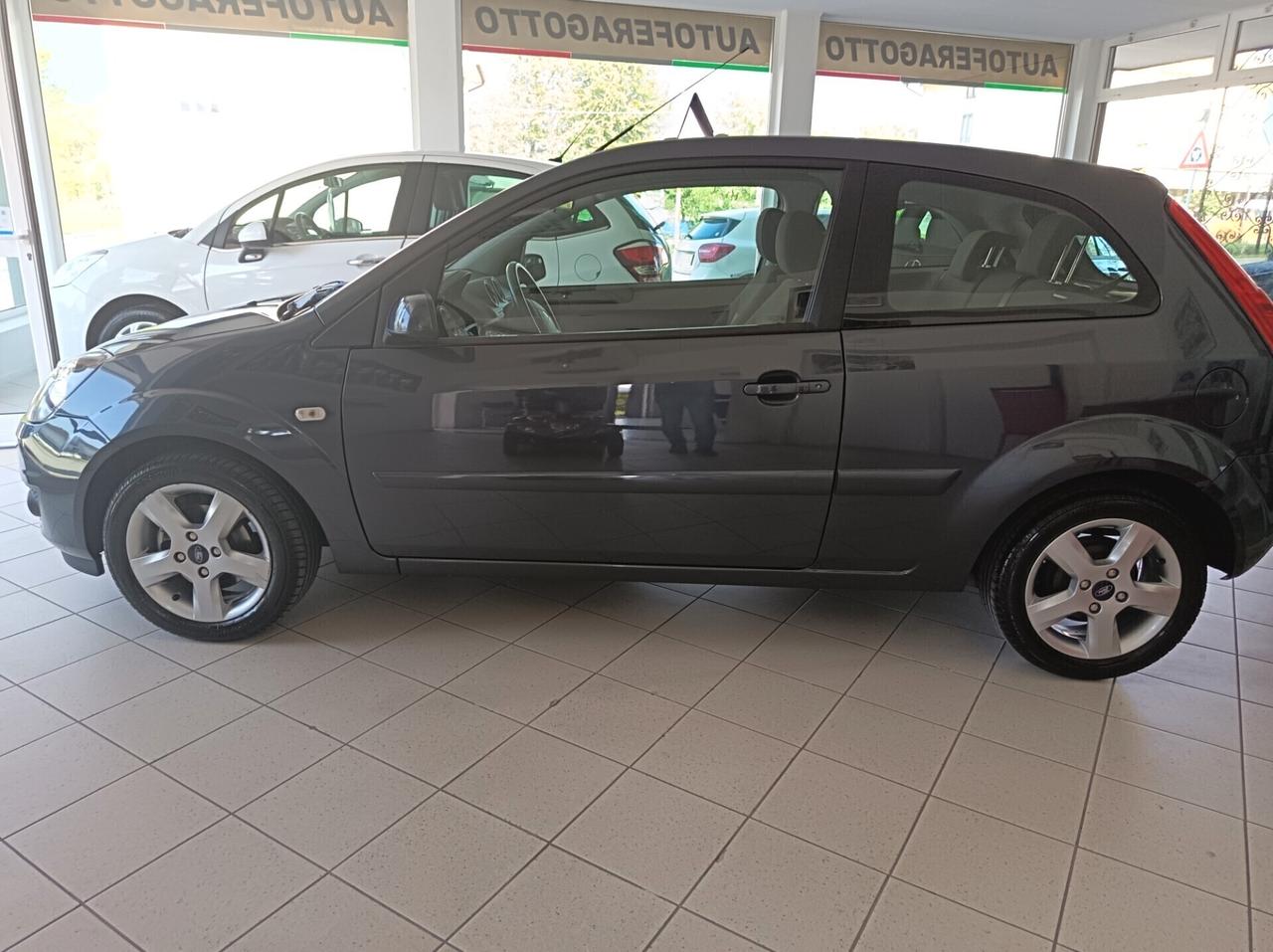 Ford Fiesta 1.4 TDCi 3p. Ghia 127000km