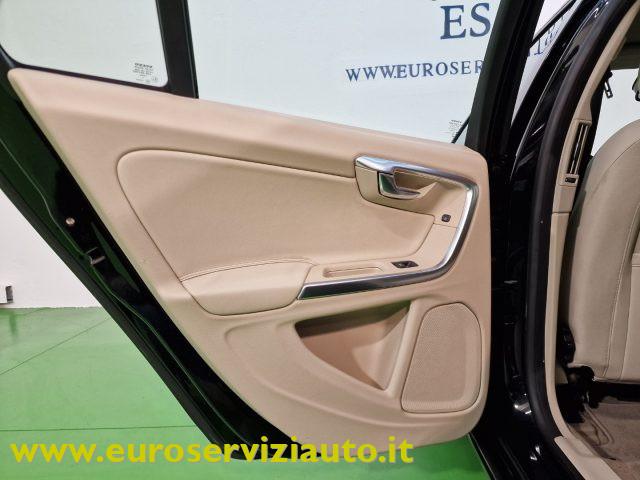 VOLVO V60 T3 Powershift Kinetic