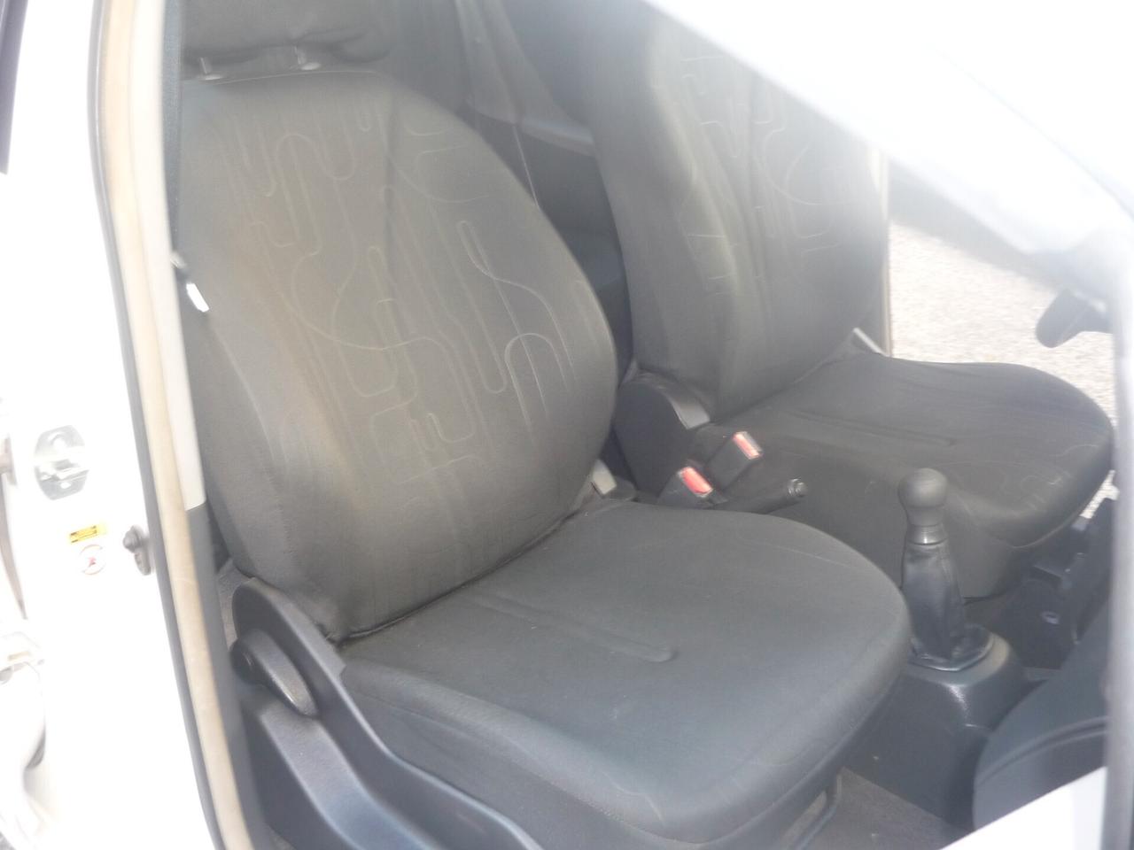Toyota Yaris 1.0 5 porte Now