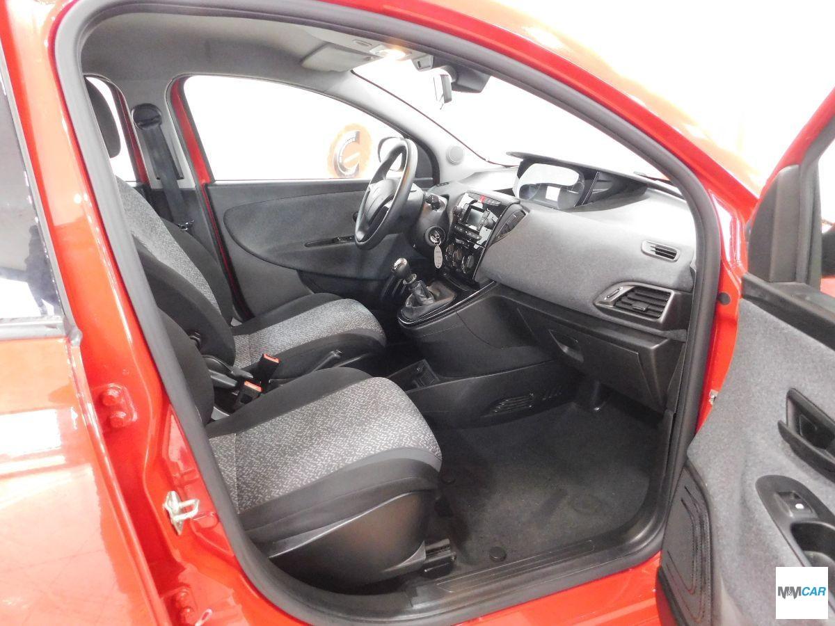 LANCIA - Ypsilon - 1.0 FireFly 5p. S&S Hybrid Silver