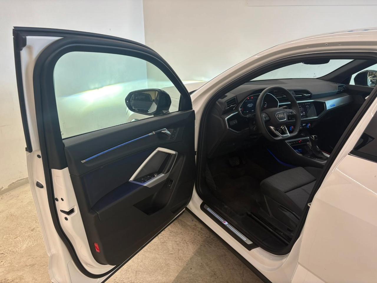 Audi Q3 Sportback 40 2.0 tdi Identity Black quattro 193cv s-tronic
