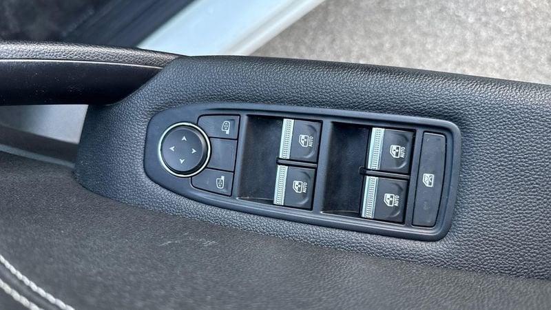 Renault Captur II 2019 1.6 E-TECH Plug-in Hybrid 160cv Rive Gauche