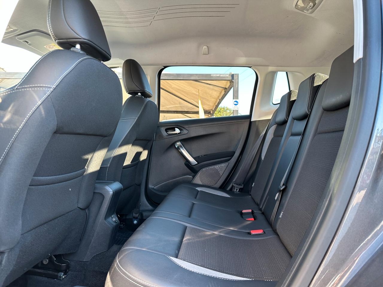 PEUGEOT 2008 BlueHDi 120 S&S Allure