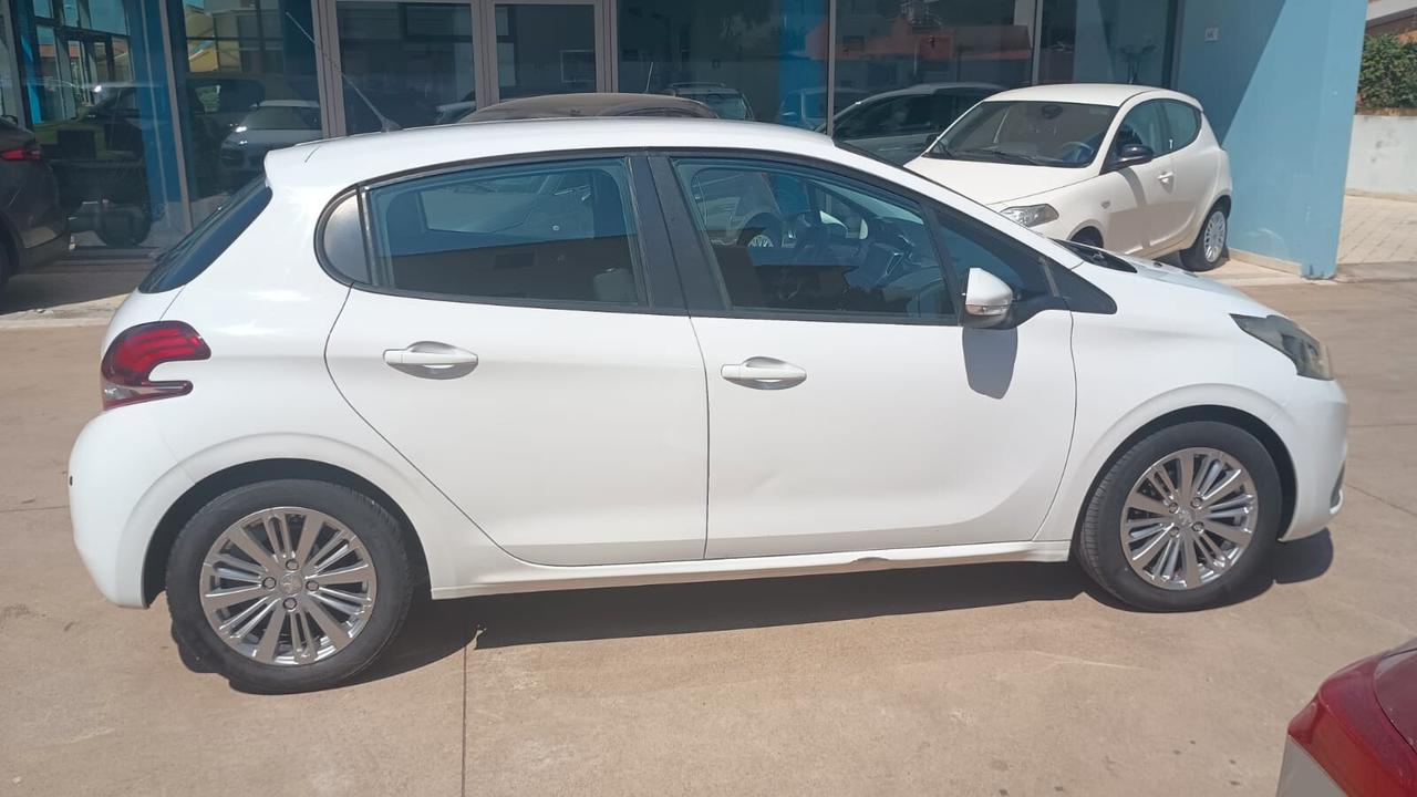Peugeot 208 BlueHDi 75 5 porte Allure