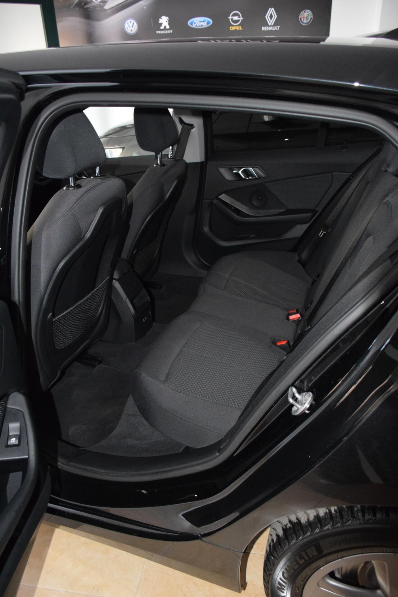 Bmw 116 116d 5p. Advantage