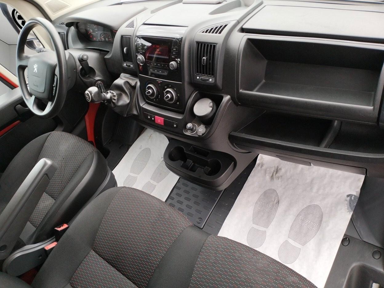 Peugeot Boxer 335 2.2 BlueHDi 140 S&S PLM Cabinato