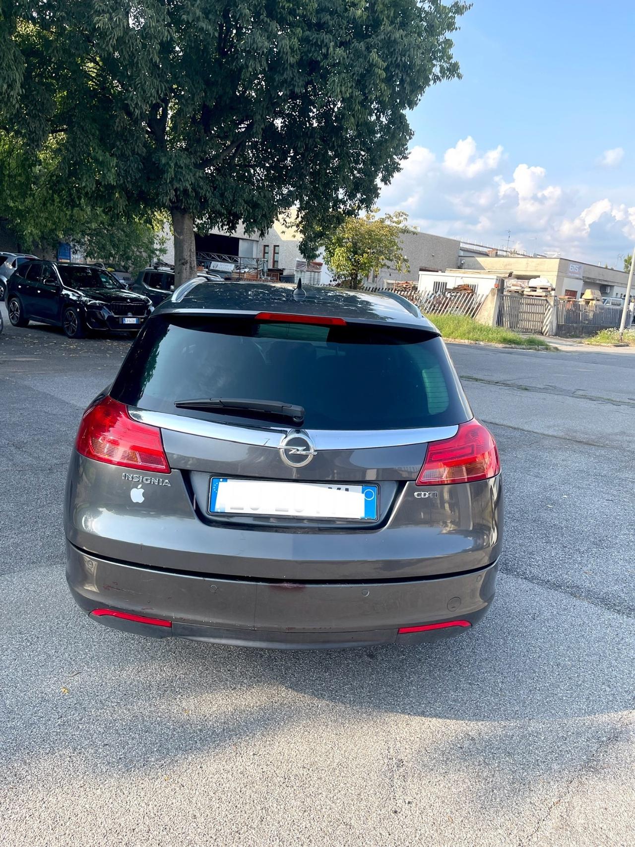 Opel Insignia 2.0 CDTI Sports Tourer Cosmo 2011