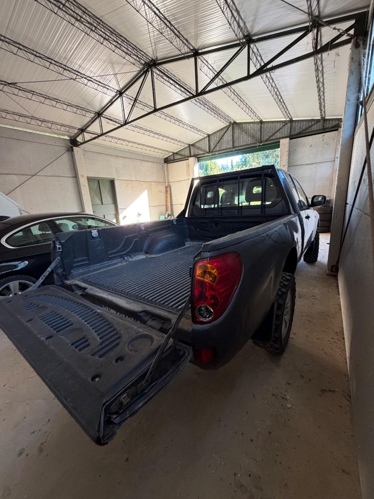 Mitsubishi L200 2.5 DI-D/136CV Single Cab Inform