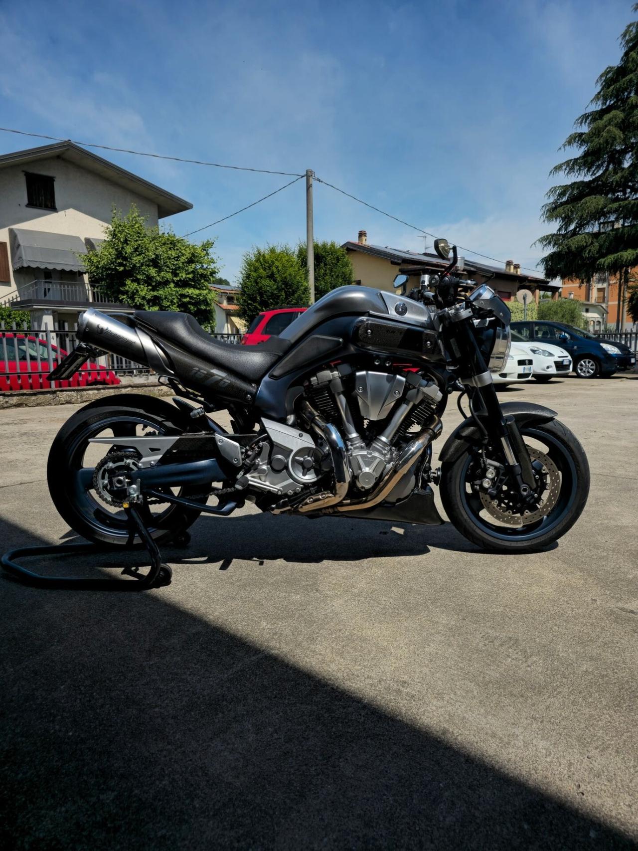 Ducati Monster 1200