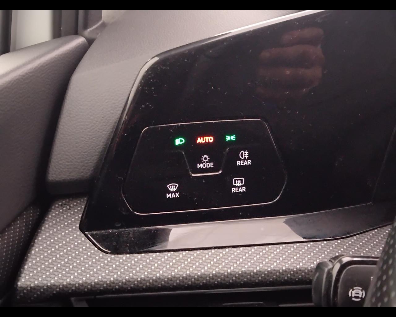 VOLKSWAGEN Golf VIII 2020 - Golf 1.5 tsi evo R-Line 130cv