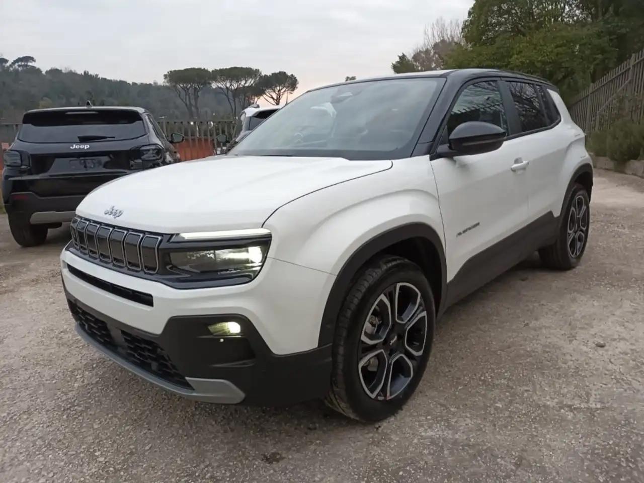 Jeep Avenger 1.2 E-HYBRID 110 CV Summit KM0