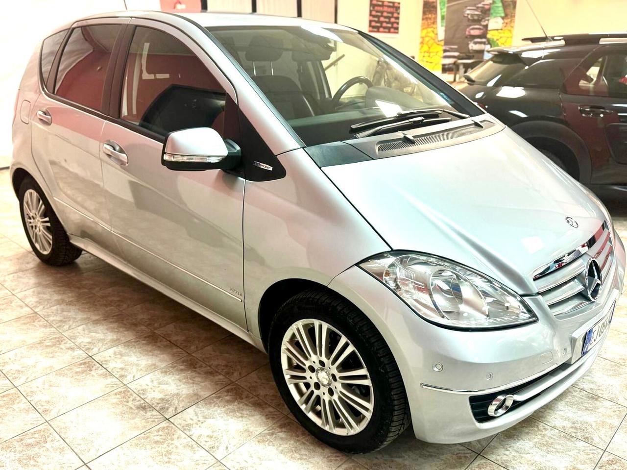 Mercedes-benz A 160 benzina €5 OK NEOPATENTATI solo 75.000km!!!