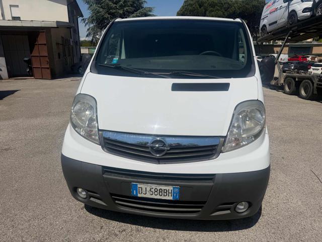 OPEL Vivaro 27 2.0 CDTI 120CV PC-TN Furgone Vetrato Bellissima
