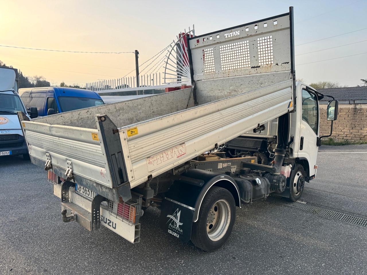 Isuzu M21 Ground E 1.9 TDI Ribaltabile trilaterale con pdf