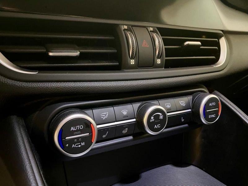 Alfa Romeo Giulia 2.2 Turbodiesel 210 CV AT8 AWD Q4 Veloce